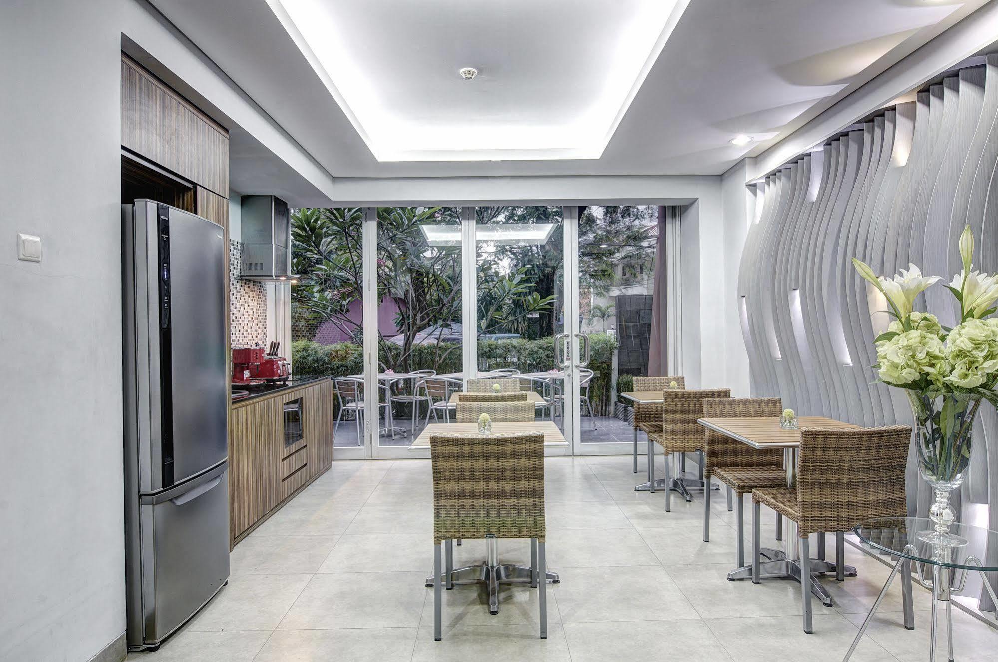 Sampit Residence Managed By Flat06 Jakarta Buitenkant foto