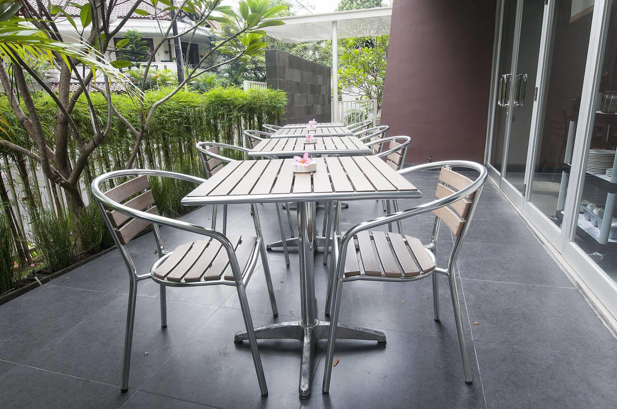 Sampit Residence Managed By Flat06 Jakarta Buitenkant foto